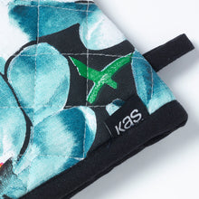Load image into Gallery viewer, KAS Karmin Oven Glove
